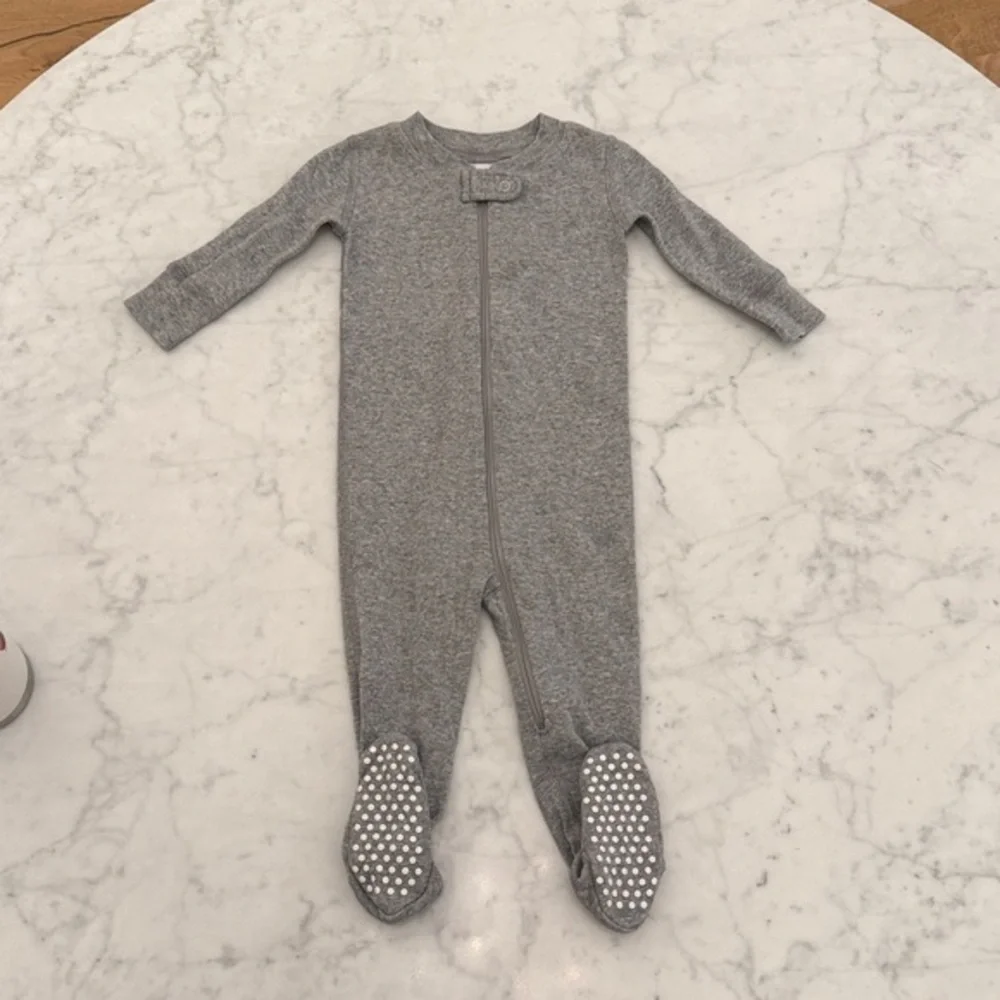 Hanna Andersson Gray Organic Cotton Zip Footie Pajamas 6-12M